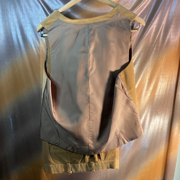 Knack 70’s 3 piece tan corduroy suit. 44 jacket 36” pants. Slight discolor patch - Picture 8 of 14